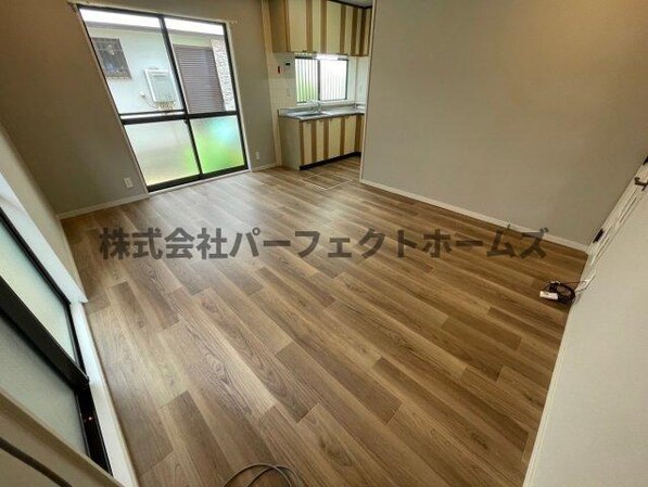 東中振１丁目戸建　賃貸の物件内観写真